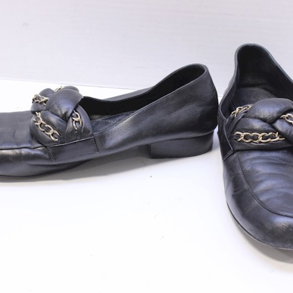 CHANEL Chain and leather loafers size 40 - Picture 2 of 6